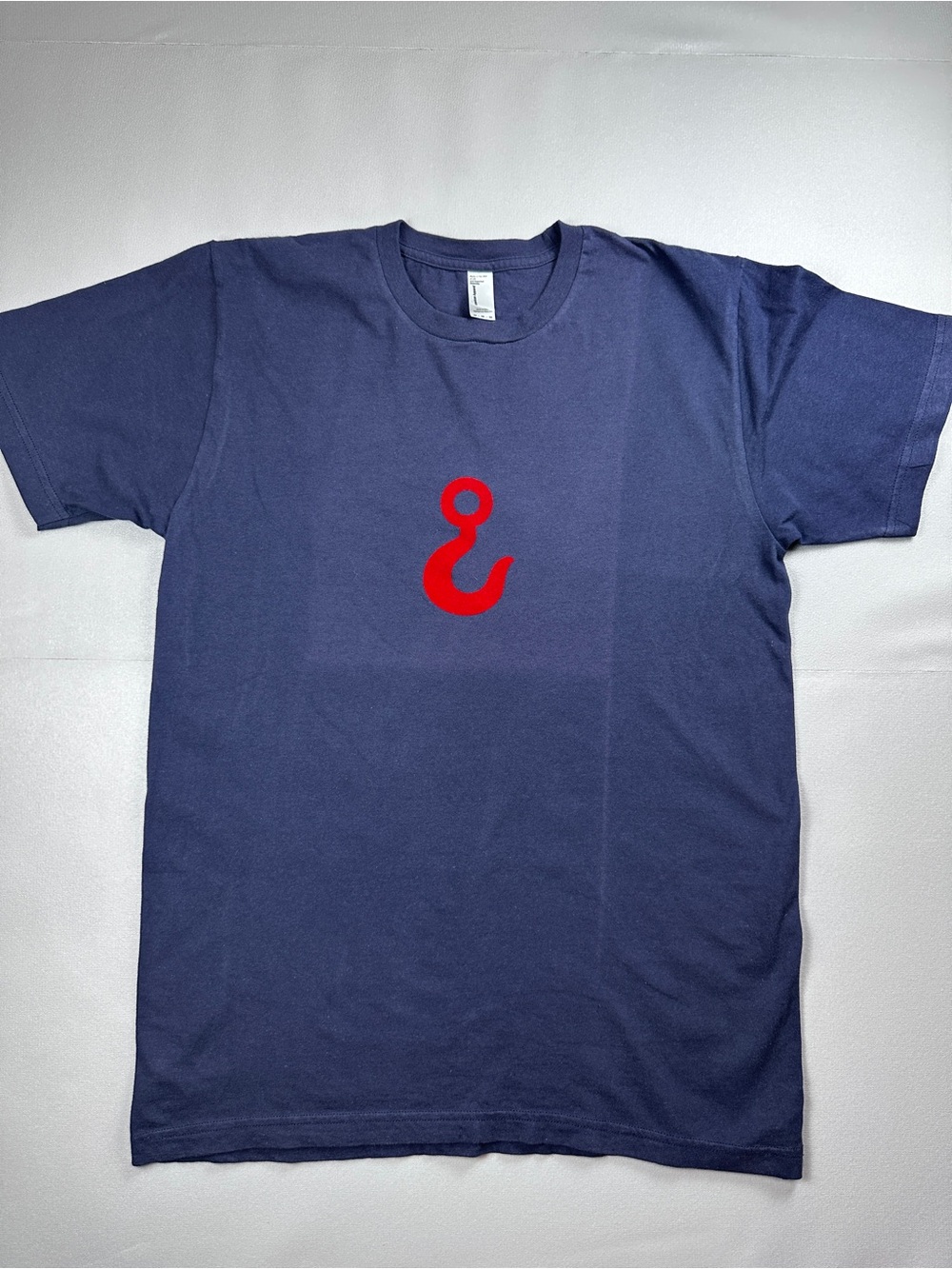 American Apparel Men’s M Navy Graphic T-Shirt Red Symbol Made in USA 100% Cotton